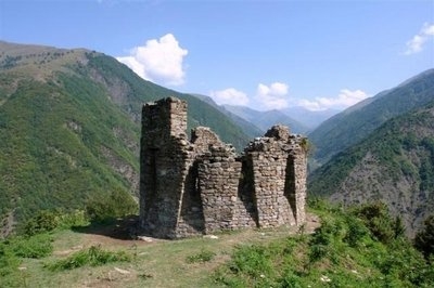 Разрушенная башня
Разрушенная башня в горах Чеченской Республике
Ключевые слова: горы,башня,чечения
