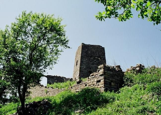 Развалины исторических башен. Чечения
Развалины исторических башен. Чеченская Республика
Ключевые слова: башни,чечения