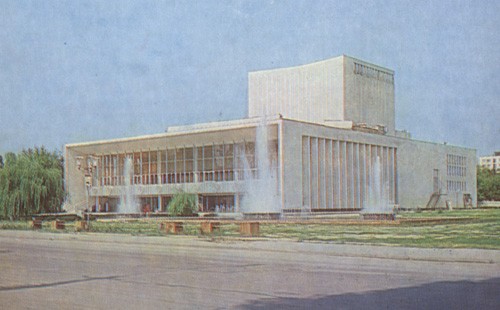 Филармония. Город Грозный
Старая филармония в г. Грозном
Ключевые слова: филармония,грозный