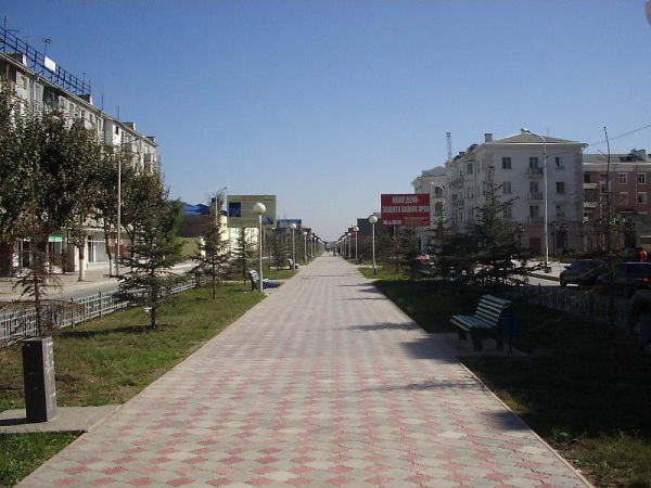 Аллея в г. Грозном
Аллея в г. Грозном

