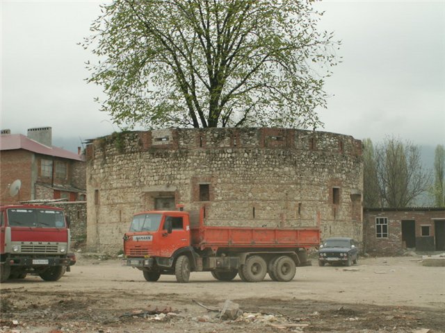 Круглая старая башня в Ведено
Чеченская Республика, Ведено
Ключевые слова: старая,башня,чечения